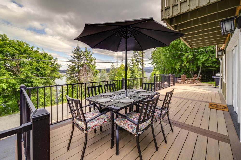 Tree-Lined Hayden Home with Hot Tub and Lake Views!